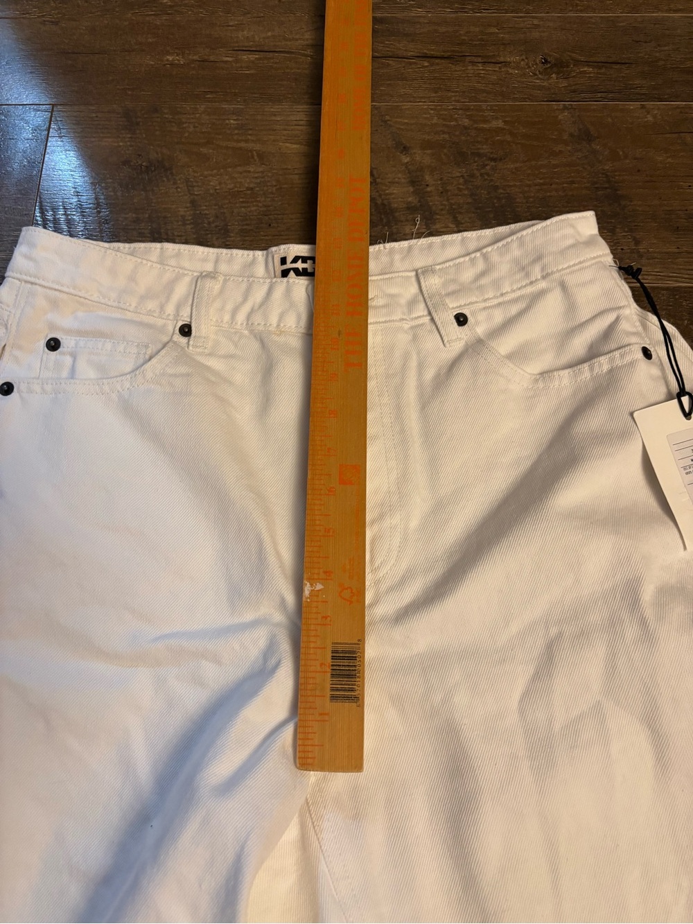 KBB by Kahlana Womens White Frayed Hem Denim Shorts Baggy Barrel Style Sz 8 NWT - Picture 5 of 10